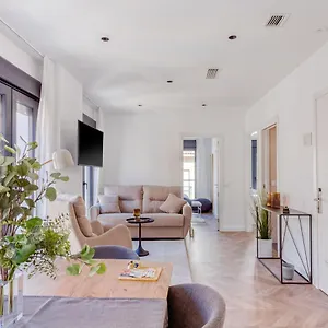 Limehome Calle Ancha Del Carmen Aparthotel